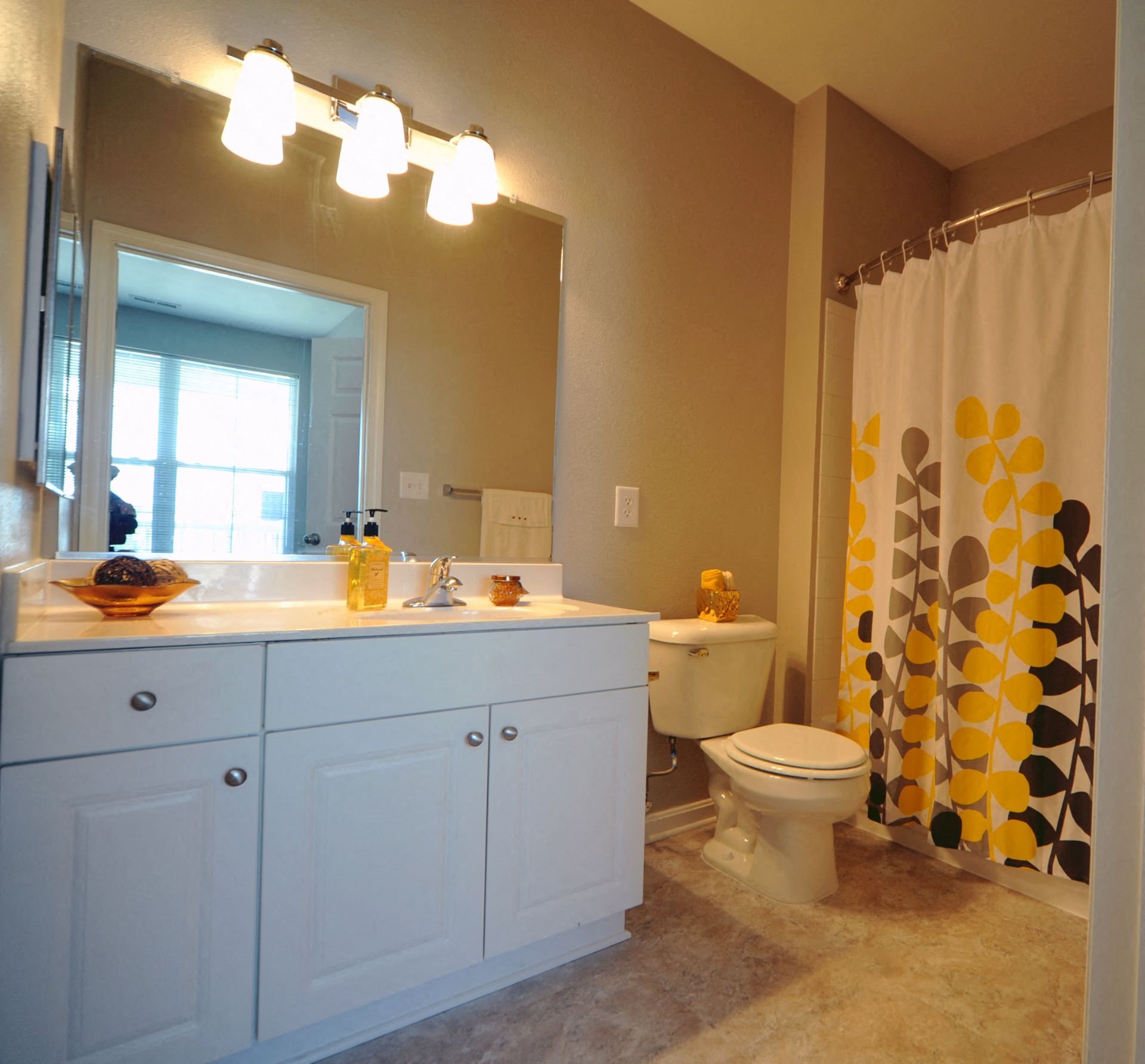 Interiors Luxury Camp Springs Apartments with Spa Baths-MetroPlace at Town Center